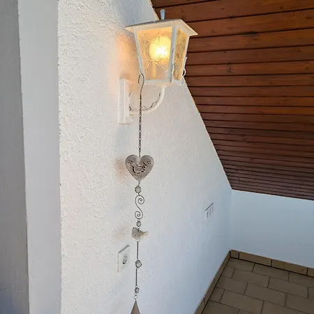 85 Qm - 2 Schlafzimmer - Kueche Mit Grossem Essbereich - Wohnzimmer - Balkon - Bad - Ruhige Lage Gerstetten