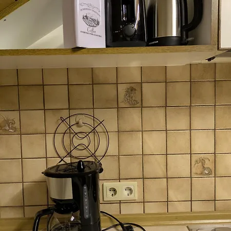 Apartman 85 Qm - 2 Schlafzimmer - Kueche Mit Grossem Essbereich - Wohnzimmer - Balkon - Bad - Ruhige Lage *