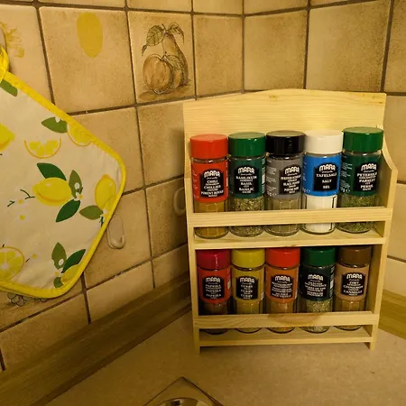 85 Qm - 2 Schlafzimmer - Kueche Mit Grossem Essbereich - Wohnzimmer - Balkon - Bad - Ruhige Lage Apartman *