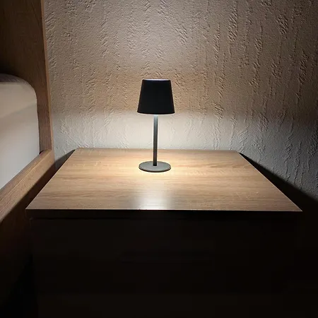 85 Qm - 2 Schlafzimmer - Kueche Mit Grossem Essbereich - Wohnzimmer - Balkon - Bad - Ruhige Lage