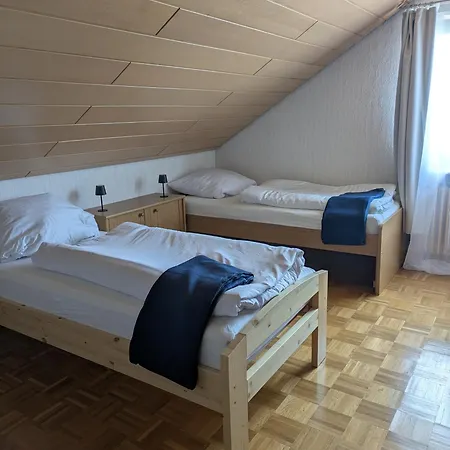 85 Qm - 2 Schlafzimmer - Kueche Mit Grossem Essbereich - Wohnzimmer - Balkon - Bad - Ruhige Lage Apartman Gerstetten