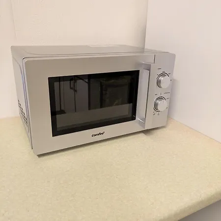 85 Qm - 2 Schlafzimmer - Kueche Mit Grossem Essbereich - Wohnzimmer - Balkon - Bad - Ruhige Lage Apartman *